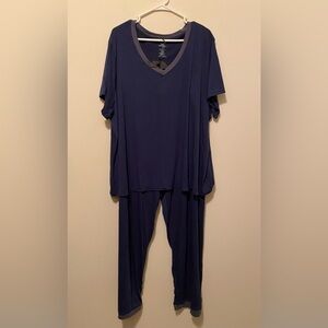 Fruit of the Loom Women’s Soft & Breathable Plus Size Pajama Set